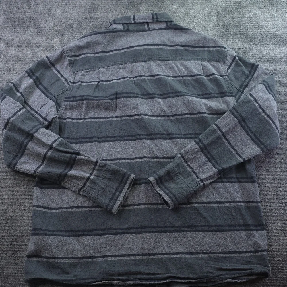 True Religion Flannel Shirt Medium Gray Green Striped‎ Button Up Outdoors